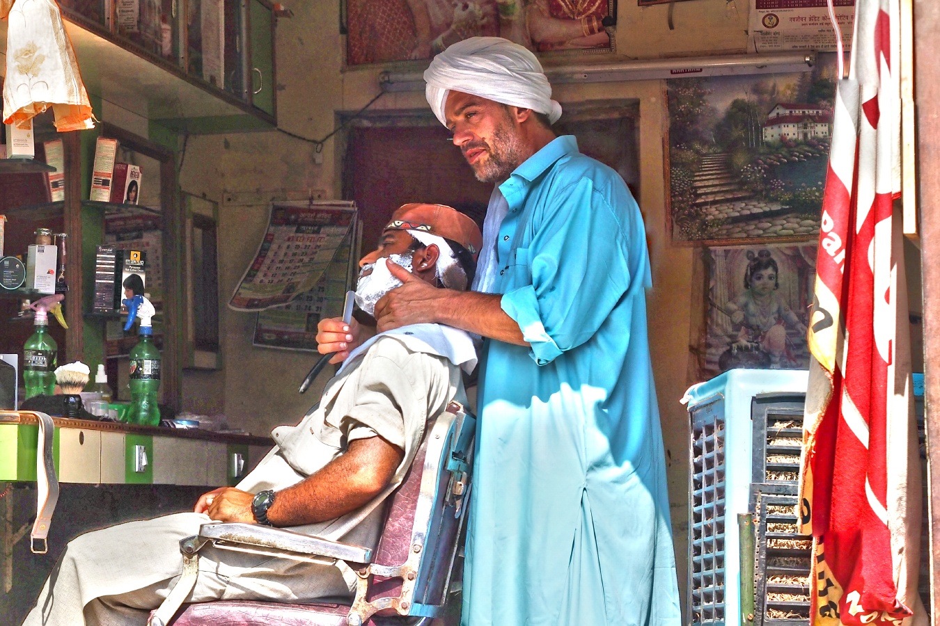 Rasur in Jaisalmers, Indien